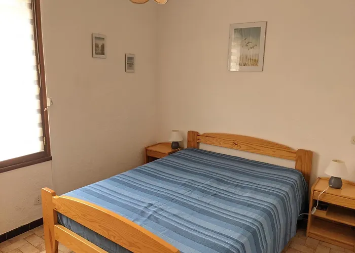 T2 Climatisee, 5 Pers, Proche Plage, Cour, Jardin, Barbecue, Parking, 2* Meubles Tourisme - Fr-1-797-57 * Port-la-Nouvelle