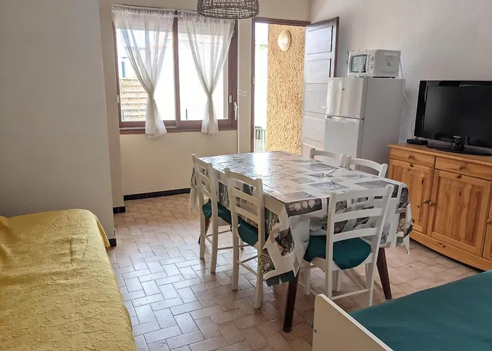 T2 Climatisee, 5 Pers, Proche Plage, Cour, Jardin, Barbecue, Parking, 2* Meubles Tourisme - Fr-1-797-57 Villa Port-la-Nouvelle
