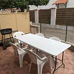 T2 Climatisee, 5 Pers, Proche Plage, Cour, Jardin, Barbecue, Parking, 2* Meubles Tourisme - Fr-1-797-57 빌라 *