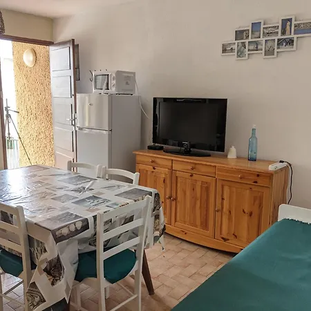 T2 Climatisee, 5 Pers, Proche Plage, Cour, Jardin, Barbecue, Parking, 2* Meubles Tourisme - Fr-1-797-57 *