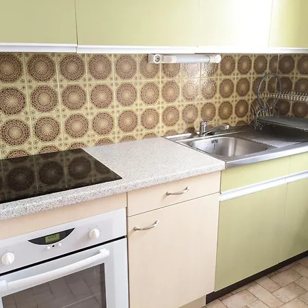 T2 Climatisee, 5 Pers, Proche Plage, Cour, Jardin, Barbecue, Parking, 2* Meubles Tourisme - Fr-1-797-57 Villa
