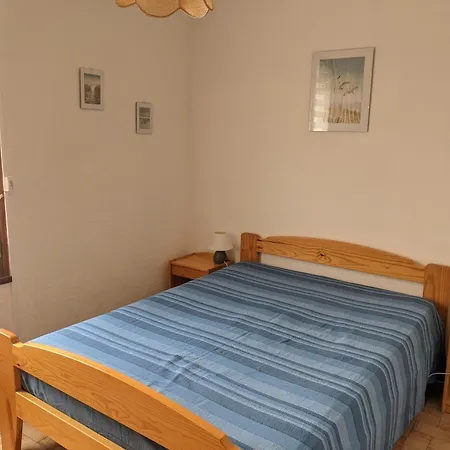 T2 Climatisee, 5 Pers, Proche Plage, Cour, Jardin, Barbecue, Parking, 2* Meubles Tourisme - Fr-1-797-57 * Port-la-Nouvelle