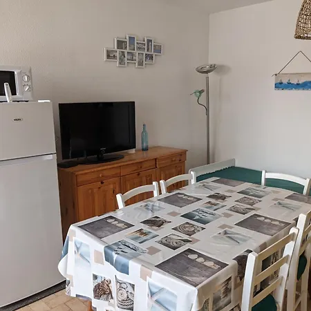 T2 Climatisée, 5 Pers, Proche Plage, Cour, Jardin, Barbecue, Parking, 2* Meublés Tourisme - Fr-1-797-57 * Port-la-Nouvelle