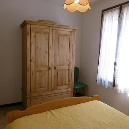 T2 Climatisée, 5 Pers, Proche Plage, Cour, Jardin, Barbecue, Parking, 2* Meublés Tourisme - Fr-1-797-57 Port-la-Nouvelle