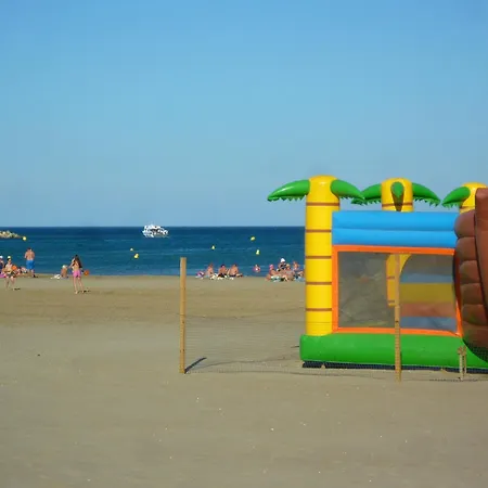 T2 Climatisée, 5 Pers, Proche Plage, Cour, Jardin, Barbecue, Parking, 2* Meublés Tourisme - Fr-1-797-57 *