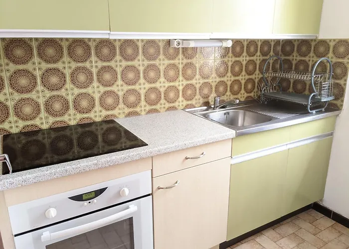T2 Climatisee, 5 Pers, Proche Plage, Cour, Jardin, Barbecue, Parking, 2* Meubles Tourisme - Fr-1-797-57 Vila
